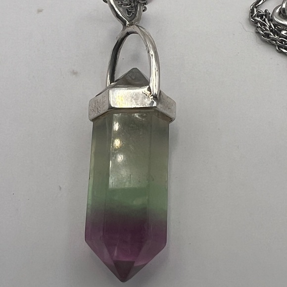 Marked Sterling Fluorite double point Pendant on a 925 Sterling Chain - Picture 9 of 11